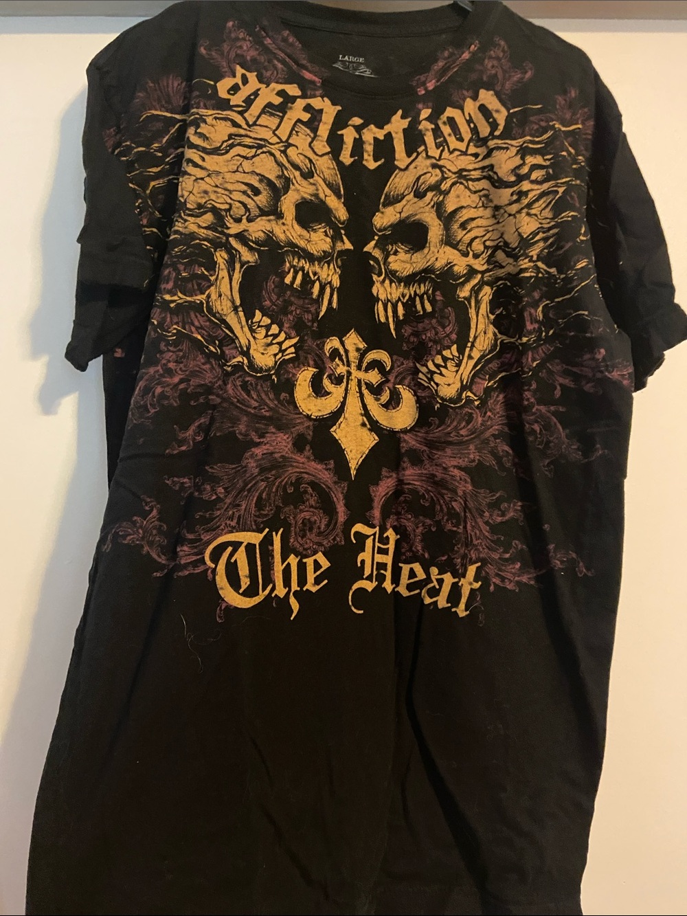 Affliction Men’s Large Black Graphic Tee with Gold and Purple Skull Design